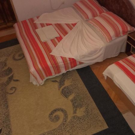 Apartments & Hostel Zdrava Hrana موستار المظهر الخارجي الصورة