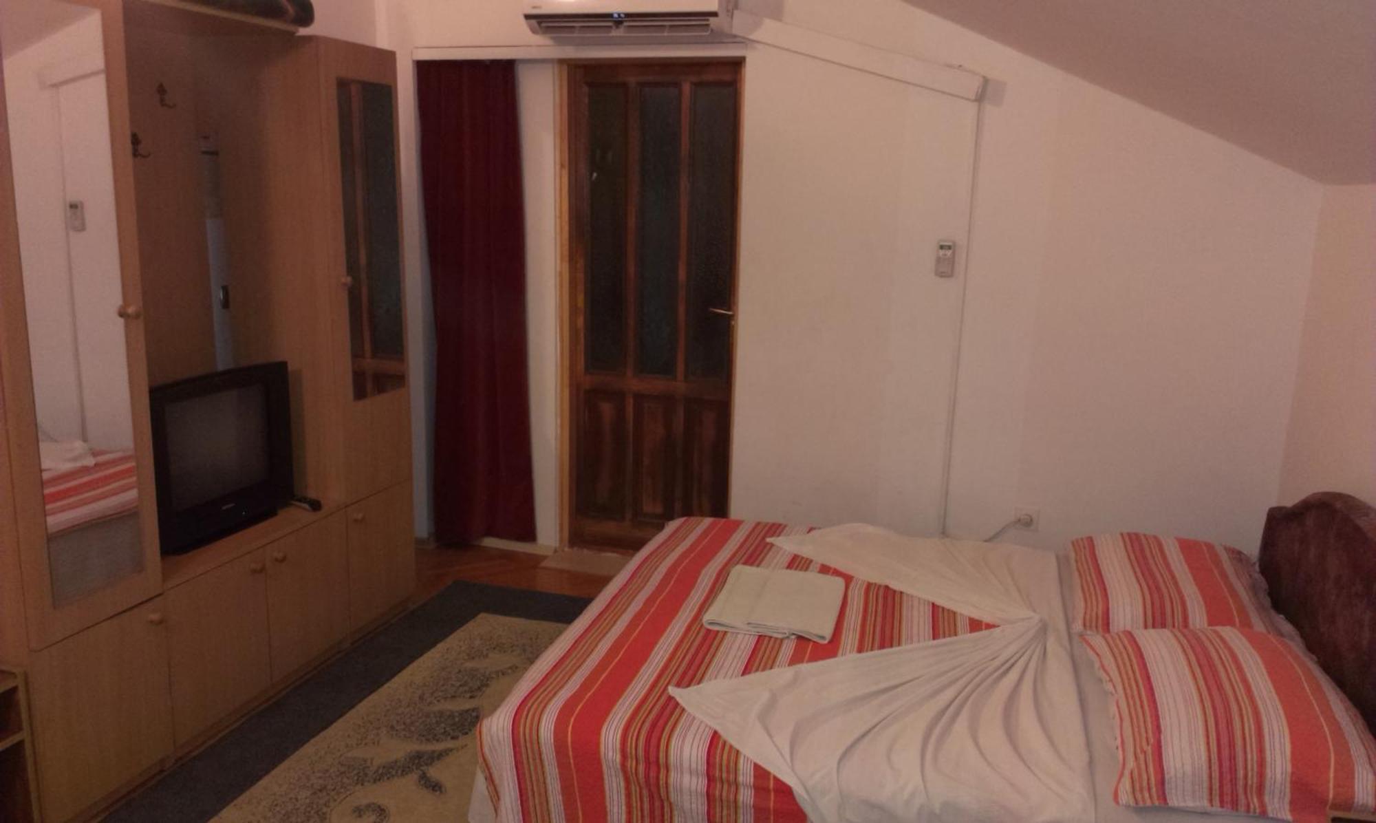 Apartments & Hostel Zdrava Hrana موستار المظهر الخارجي الصورة
