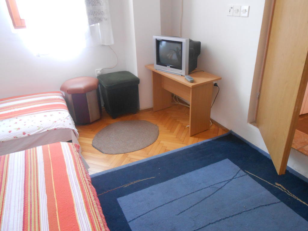 Apartments & Hostel Zdrava Hrana موستار الغرفة الصورة