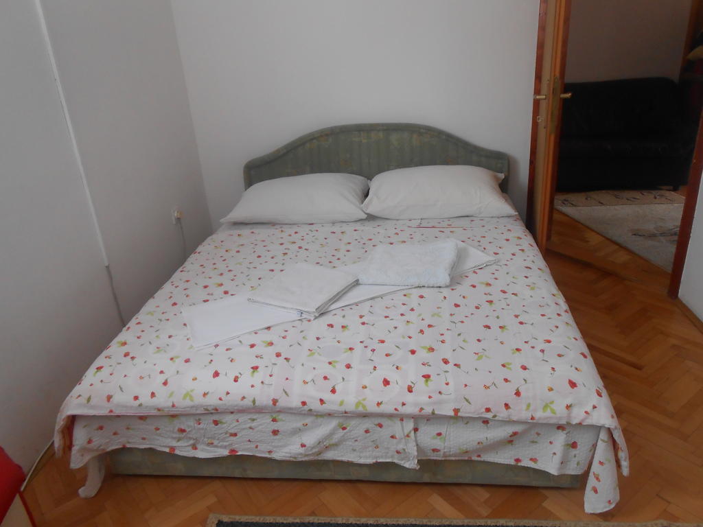 Apartments & Hostel Zdrava Hrana موستار الغرفة الصورة