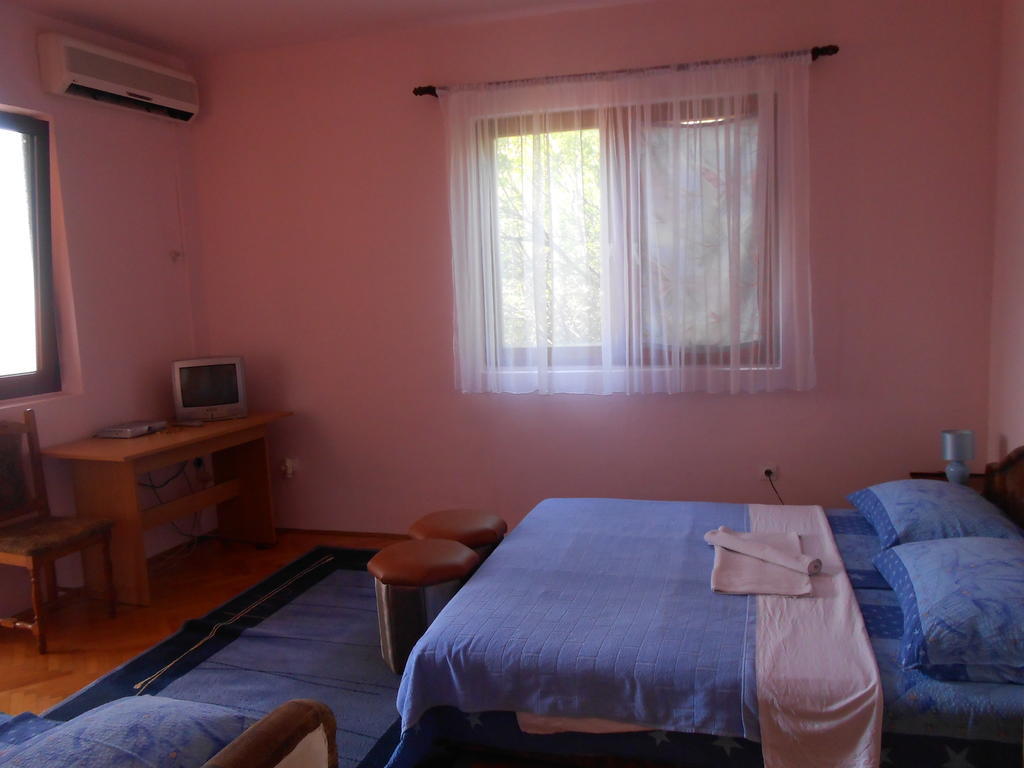 Apartments & Hostel Zdrava Hrana موستار الغرفة الصورة