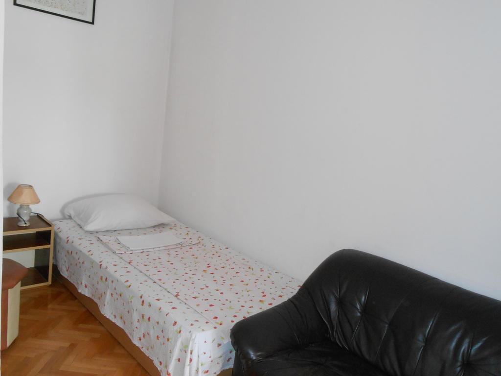 Apartments & Hostel Zdrava Hrana موستار الغرفة الصورة