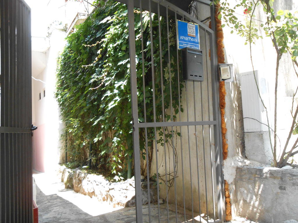 Apartments & Hostel Zdrava Hrana موستار المظهر الخارجي الصورة