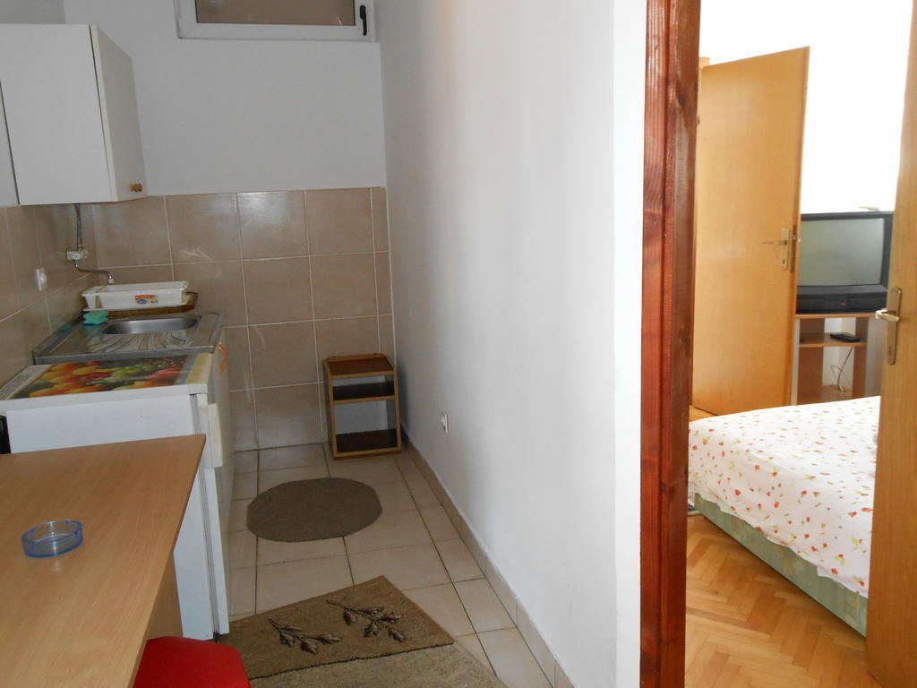Apartments & Hostel Zdrava Hrana موستار الغرفة الصورة