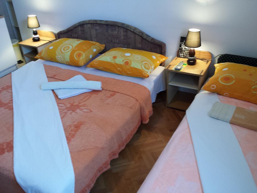 Apartments & Hostel Zdrava Hrana موستار الغرفة الصورة