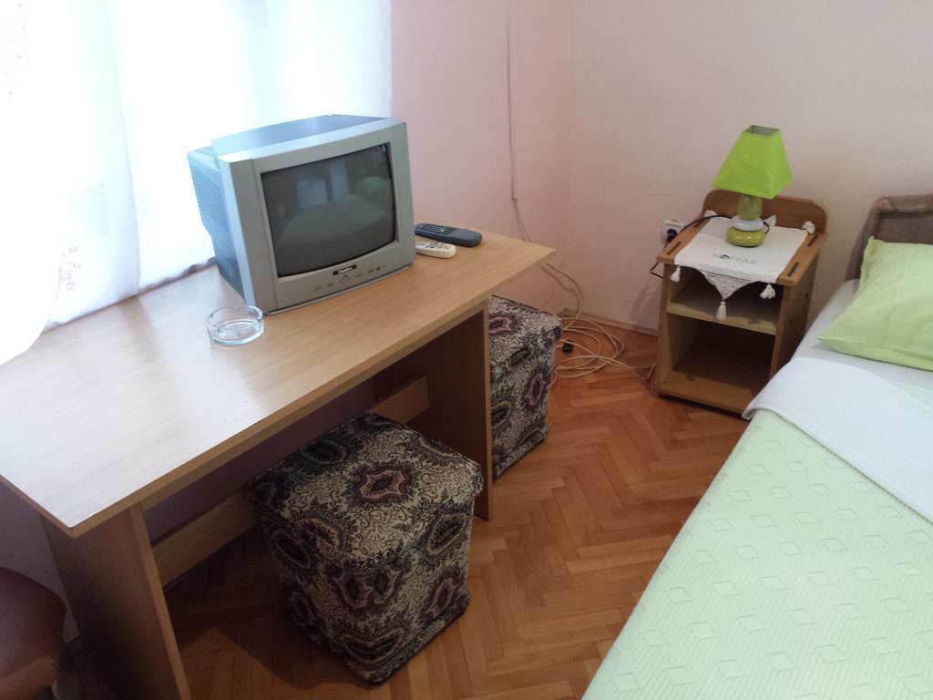 Apartments & Hostel Zdrava Hrana موستار الغرفة الصورة