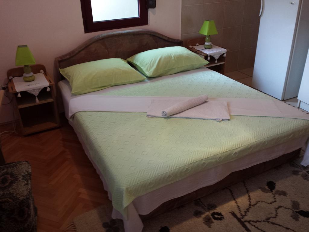 Apartments & Hostel Zdrava Hrana موستار المظهر الخارجي الصورة
